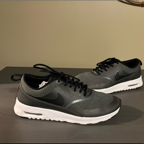 NIKE Air Max Thea Sneakers - Picture 2 of 8